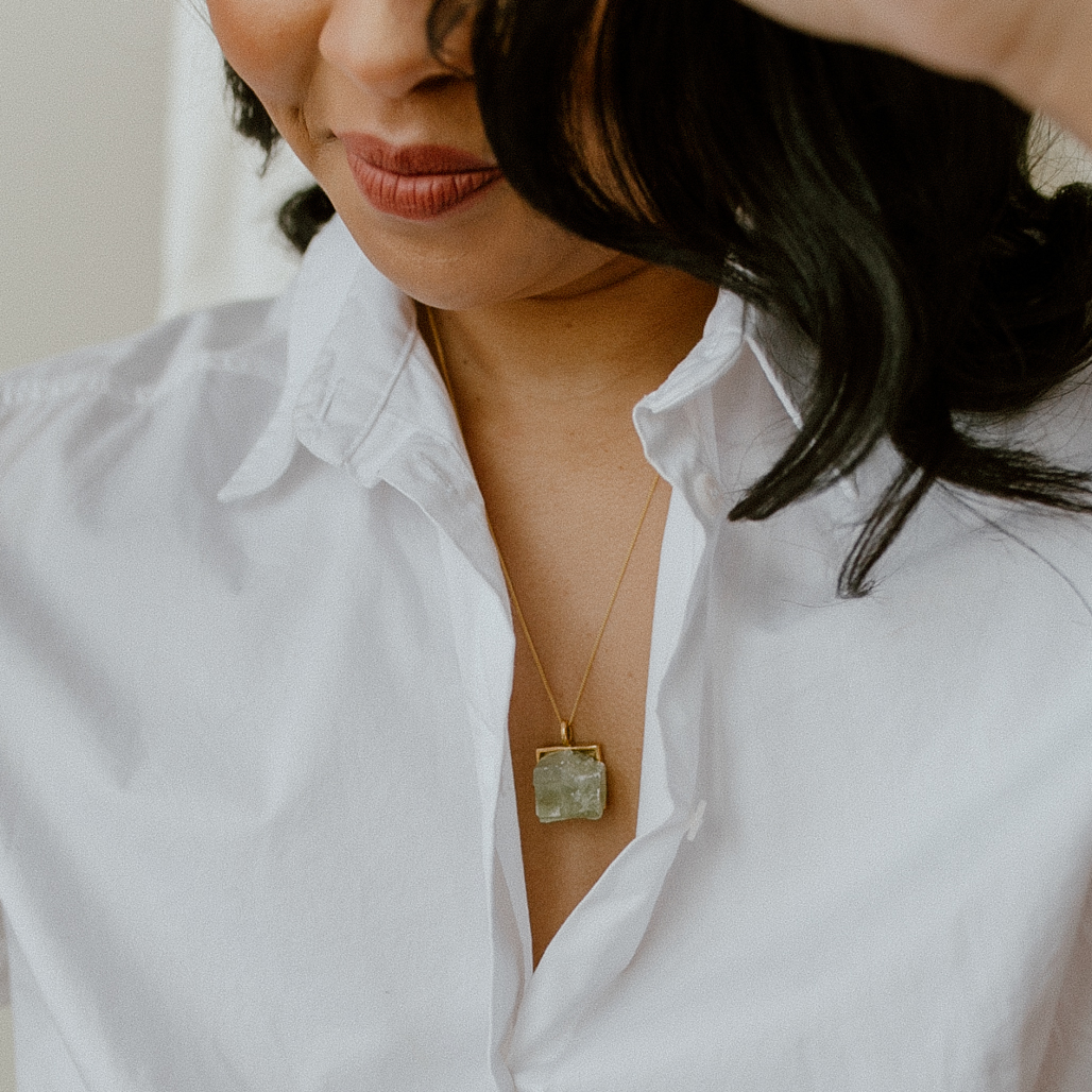 Pendant necklace with stone